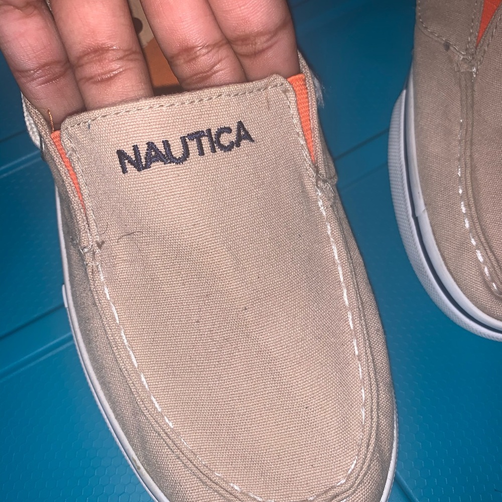Slip on brown and orange nautica flats